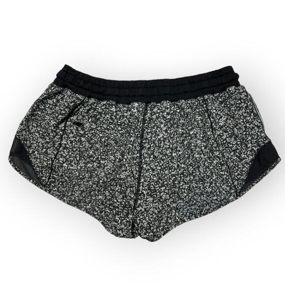 Lululemon Hotty Hot Short SIZE 10 Daisy Dust Alpine White Black Mesh Running - Picture 3 of 11